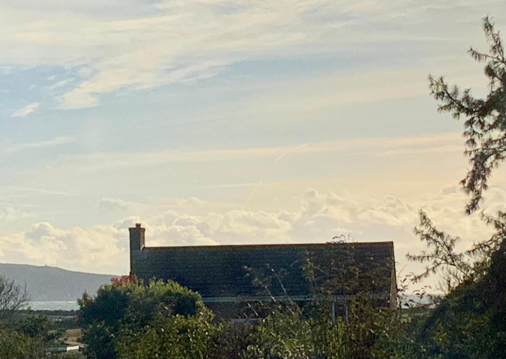 The Hideaway - Luxury Self Catering Coastal Apartment With Private Entrance & Key Box Entry Just A Few Minutes Walk To The Beach, Solent Way Walk, Shops And Many Eateries & Bars - Free Off Road Parking,Full Kitchen, Lounge,Bedroom , Bathroom & Wi-Fi Lymington Eksteriør billede