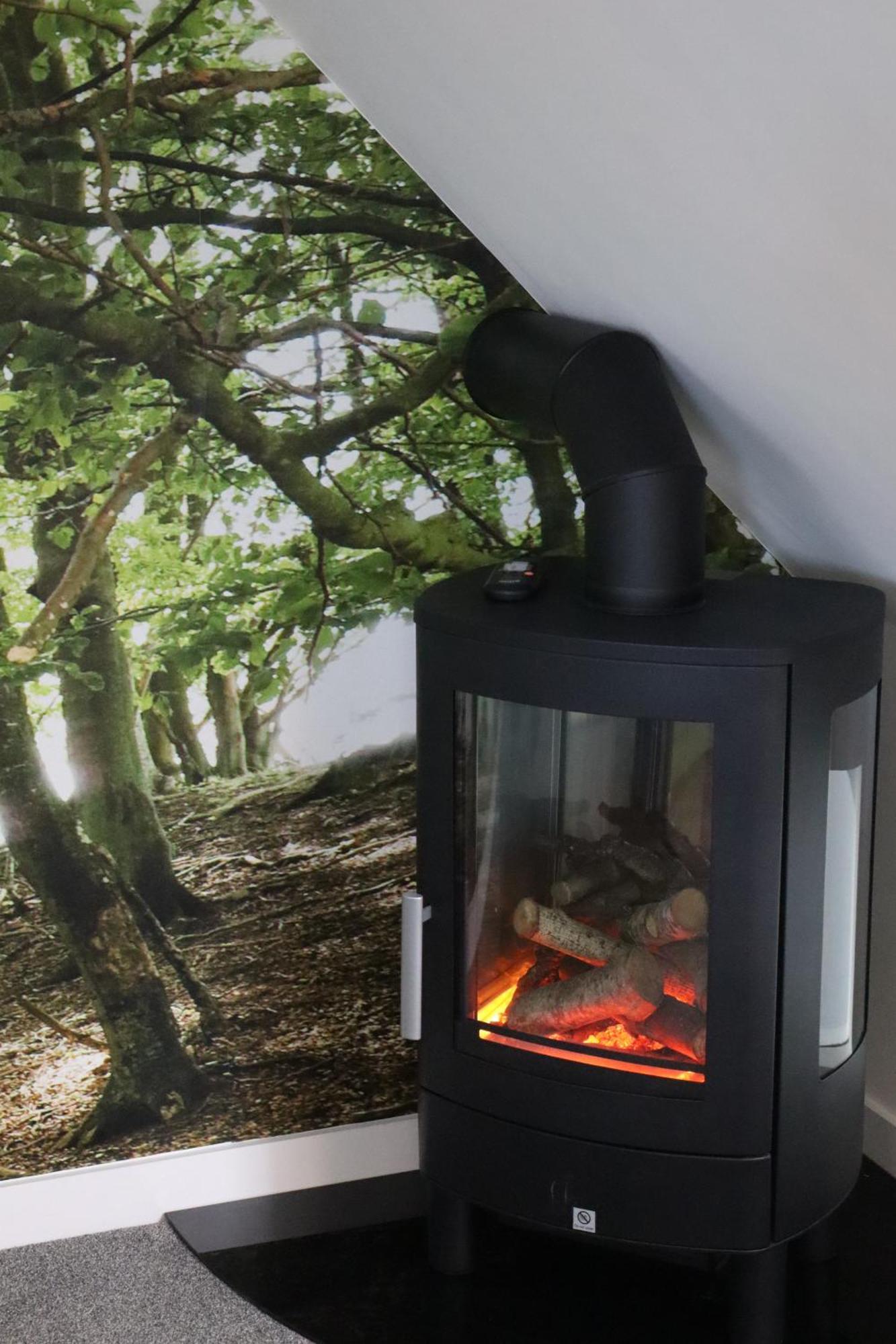 The Hideaway - Luxury Self Catering Coastal Apartment With Private Entrance & Key Box Entry Just A Few Minutes Walk To The Beach, Solent Way Walk, Shops And Many Eateries & Bars - Free Off Road Parking,Full Kitchen, Lounge,Bedroom , Bathroom & Wi-Fi Lymington Eksteriør billede
